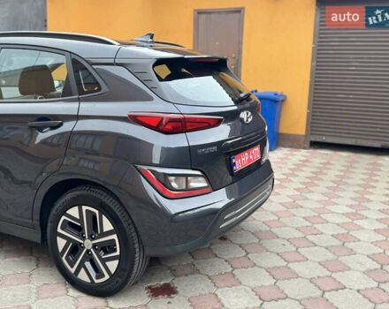 Серый Хендай Kona Electric, объемом двигателя 0 л и пробегом 112 тыс. км за 18999 $, фото 44 на Automoto.ua