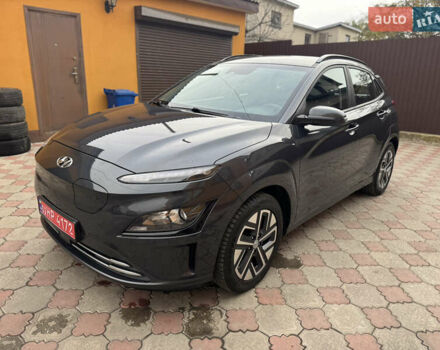Серый Хендай Kona Electric, объемом двигателя 0 л и пробегом 112 тыс. км за 18999 $, фото 9 на Automoto.ua