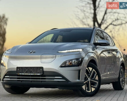 Серый Хендай Kona Electric, объемом двигателя 0 л и пробегом 80 тыс. км за 20700 $, фото 1 на Automoto.ua