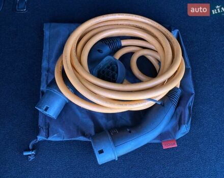 Серый Хендай Kona Electric, объемом двигателя 0 л и пробегом 115 тыс. км за 20600 $, фото 67 на Automoto.ua