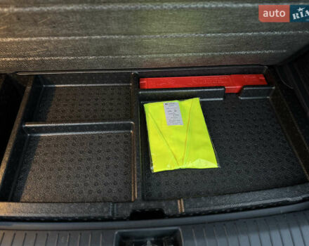 Сірий Хендай Kona Electric, об'ємом двигуна 0 л та пробігом 55 тис. км за 18500 $, фото 45 на Automoto.ua