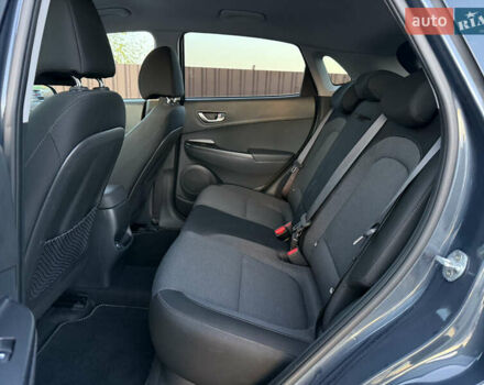 Сірий Хендай Kona Electric, об'ємом двигуна 0 л та пробігом 41 тис. км за 18650 $, фото 27 на Automoto.ua