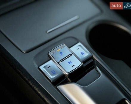 Серый Хендай Kona Electric, объемом двигателя 0 л и пробегом 80 тыс. км за 20700 $, фото 55 на Automoto.ua