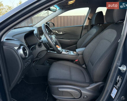 Сірий Хендай Kona Electric, об'ємом двигуна 0 л та пробігом 41 тис. км за 18650 $, фото 21 на Automoto.ua