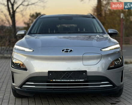 Серый Хендай Kona Electric, объемом двигателя 0 л и пробегом 80 тыс. км за 20700 $, фото 3 на Automoto.ua