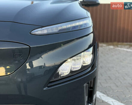 Сірий Хендай Kona Electric, об'ємом двигуна 0 л та пробігом 41 тис. км за 18650 $, фото 8 на Automoto.ua