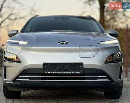 Серый Хендай Kona Electric, объемом двигателя 0 л и пробегом 80 тыс. км за 20700 $, фото 4 на Automoto.ua