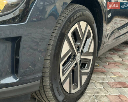 Сірий Хендай Kona Electric, об'ємом двигуна 0 л та пробігом 48 тис. км за 17500 $, фото 17 на Automoto.ua