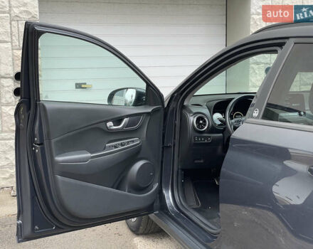 Серый Хендай Kona Electric, объемом двигателя 0 л и пробегом 57 тыс. км за 16790 $, фото 9 на Automoto.ua