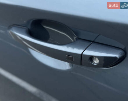 Сірий Хендай Kona Electric, об'ємом двигуна 0 л та пробігом 55 тис. км за 18500 $, фото 9 на Automoto.ua