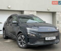 Серый Хендай Kona Electric, объемом двигателя 0 л и пробегом 57 тыс. км за 16790 $, фото 2 на Automoto.ua