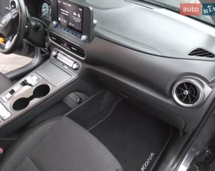 Сірий Хендай Kona Electric, об'ємом двигуна 0 л та пробігом 59 тис. км за 16890 $, фото 46 на Automoto.ua