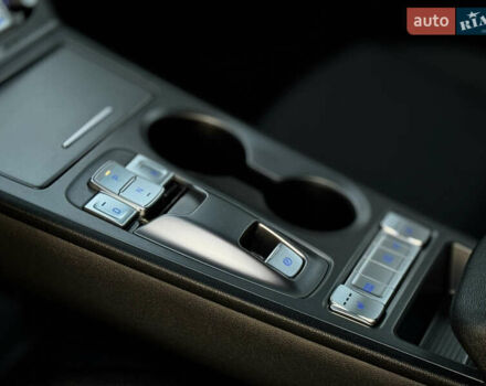 Серый Хендай Kona Electric, объемом двигателя 0 л и пробегом 80 тыс. км за 20700 $, фото 49 на Automoto.ua