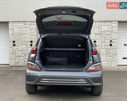 Серый Хендай Kona Electric, объемом двигателя 0 л и пробегом 57 тыс. км за 16790 $, фото 8 на Automoto.ua