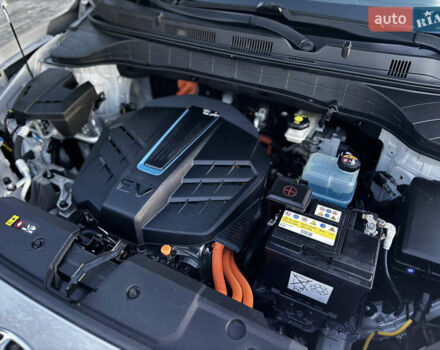 Серый Хендай Kona Electric, объемом двигателя 0 л и пробегом 80 тыс. км за 20700 $, фото 85 на Automoto.ua