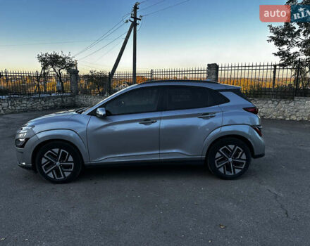 Серый Хендай Kona Electric, объемом двигателя 0 л и пробегом 55 тыс. км за 22000 $, фото 7 на Automoto.ua