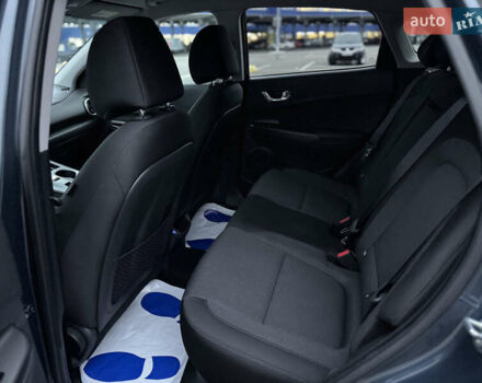 Сірий Хендай Kona Electric, об'ємом двигуна 0 л та пробігом 55 тис. км за 18500 $, фото 43 на Automoto.ua