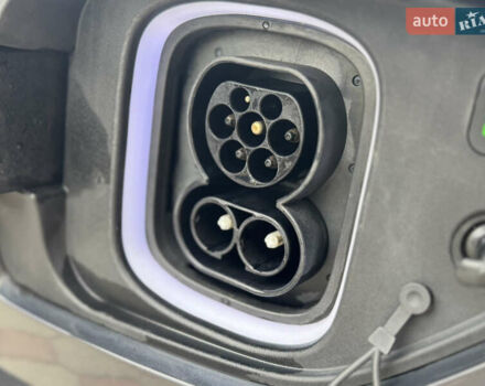 Серый Хендай Kona Electric, объемом двигателя 0 л и пробегом 112 тыс. км за 18499 $, фото 43 на Automoto.ua