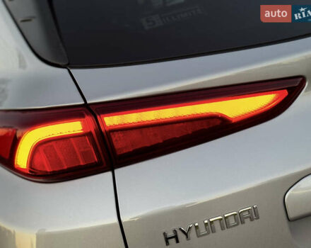 Серый Хендай Kona Electric, объемом двигателя 0 л и пробегом 80 тыс. км за 20700 $, фото 16 на Automoto.ua