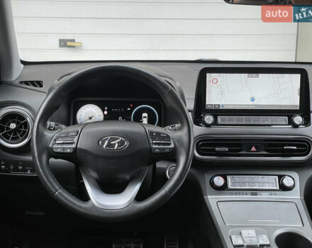 Серый Хендай Kona Electric, объемом двигателя 0 л и пробегом 57 тыс. км за 16790 $, фото 22 на Automoto.ua