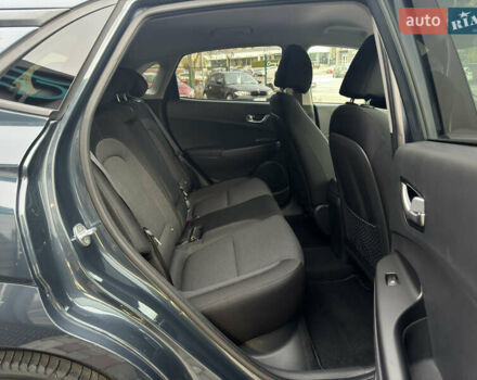 Сірий Хендай Kona Electric, об'ємом двигуна 0 л та пробігом 48 тис. км за 17500 $, фото 3 на Automoto.ua