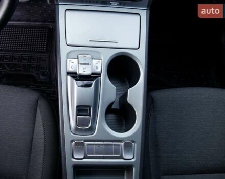 Серый Хендай Kona Electric, объемом двигателя 0 л и пробегом 46 тыс. км за 17950 $, фото 52 на Automoto.ua