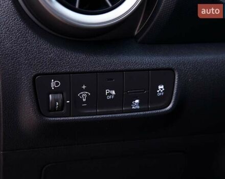 Серый Хендай Kona Electric, объемом двигателя 0 л и пробегом 46 тыс. км за 17950 $, фото 43 на Automoto.ua