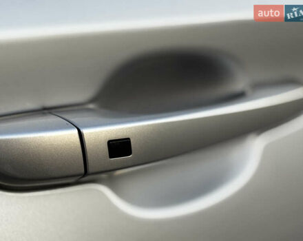 Серый Хендай Kona Electric, объемом двигателя 0 л и пробегом 80 тыс. км за 20700 $, фото 11 на Automoto.ua