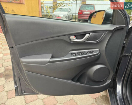 Серый Хендай Kona Electric, объемом двигателя 0 л и пробегом 112 тыс. км за 18999 $, фото 11 на Automoto.ua