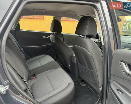 Серый Хендай Kona Electric, объемом двигателя 0 л и пробегом 112 тыс. км за 18499 $, фото 30 на Automoto.ua