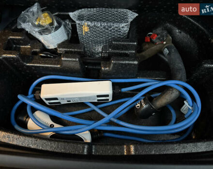 Сірий Хендай Kona Electric, об'ємом двигуна 0 л та пробігом 55 тис. км за 18500 $, фото 46 на Automoto.ua