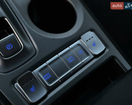 Серый Хендай Kona Electric, объемом двигателя 0 л и пробегом 80 тыс. км за 20700 $, фото 56 на Automoto.ua