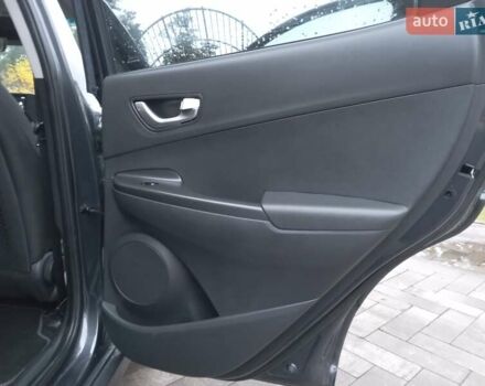 Сірий Хендай Kona Electric, об'ємом двигуна 0 л та пробігом 59 тис. км за 16890 $, фото 35 на Automoto.ua