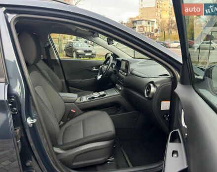 Сірий Хендай Kona Electric, об'ємом двигуна 0 л та пробігом 48 тис. км за 17500 $, фото 2 на Automoto.ua