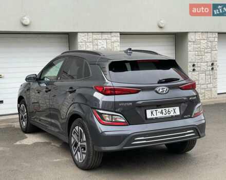 Серый Хендай Kona Electric, объемом двигателя 0 л и пробегом 57 тыс. км за 16790 $, фото 5 на Automoto.ua