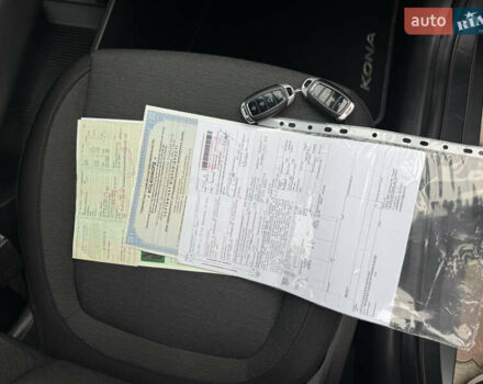 Серый Хендай Kona Electric, объемом двигателя 0 л и пробегом 112 тыс. км за 18999 $, фото 61 на Automoto.ua