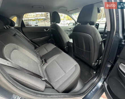 Сірий Хендай Kona Electric, об'ємом двигуна 0 л та пробігом 48 тис. км за 17500 $, фото 42 на Automoto.ua