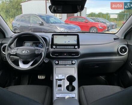 Серый Хендай Kona Electric, объемом двигателя 0 л и пробегом 115 тыс. км за 20600 $, фото 29 на Automoto.ua