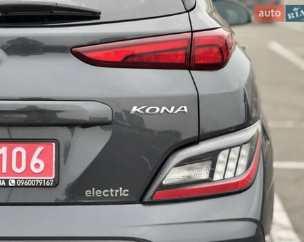 Серый Хендай Kona Electric, объемом двигателя 0 л и пробегом 50 тыс. км за 18500 $, фото 26 на Automoto.ua