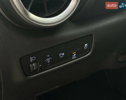 Сірий Хендай Kona Electric, об'ємом двигуна 0 л та пробігом 48 тис. км за 17500 $, фото 26 на Automoto.ua