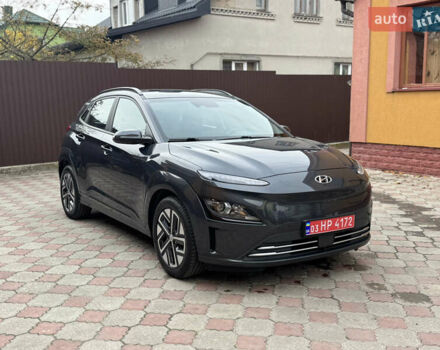 Серый Хендай Kona Electric, объемом двигателя 0 л и пробегом 112 тыс. км за 18999 $, фото 3 на Automoto.ua