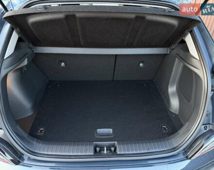 Сірий Хендай Kona Electric, об'ємом двигуна 0 л та пробігом 41 тис. км за 18650 $, фото 20 на Automoto.ua