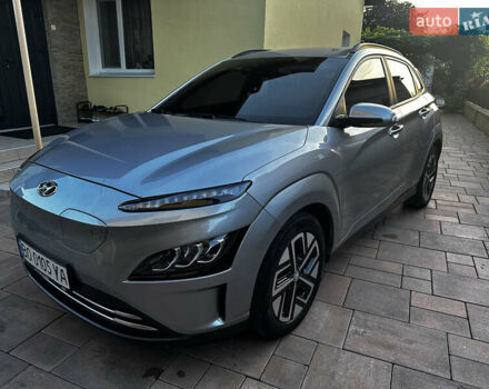 Серый Хендай Kona Electric, объемом двигателя 0 л и пробегом 55 тыс. км за 23500 $, фото 1 на Automoto.ua