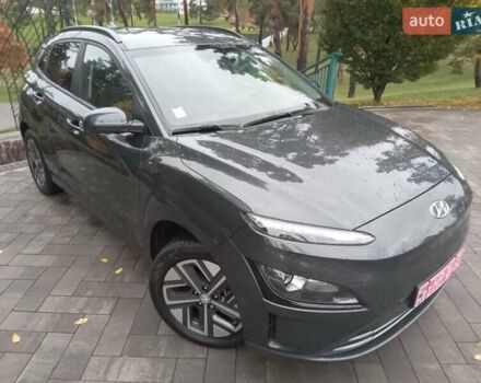Сірий Хендай Kona Electric, об'ємом двигуна 0 л та пробігом 59 тис. км за 16890 $, фото 3 на Automoto.ua