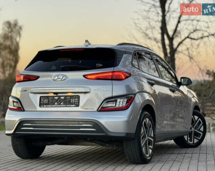 Серый Хендай Kona Electric, объемом двигателя 0 л и пробегом 80 тыс. км за 20700 $, фото 13 на Automoto.ua