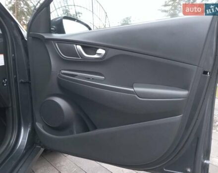 Сірий Хендай Kona Electric, об'ємом двигуна 0 л та пробігом 59 тис. км за 16890 $, фото 36 на Automoto.ua