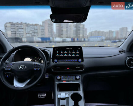 Сірий Хендай Kona Electric, об'ємом двигуна 0 л та пробігом 55 тис. км за 18500 $, фото 32 на Automoto.ua