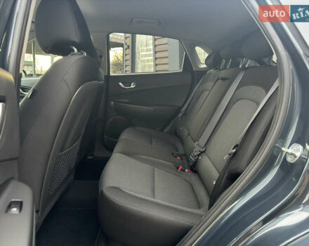 Сірий Хендай Kona Electric, об'ємом двигуна 0 л та пробігом 48 тис. км за 17500 $, фото 39 на Automoto.ua