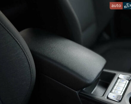 Серый Хендай Kona Electric, объемом двигателя 0 л и пробегом 80 тыс. км за 20700 $, фото 67 на Automoto.ua