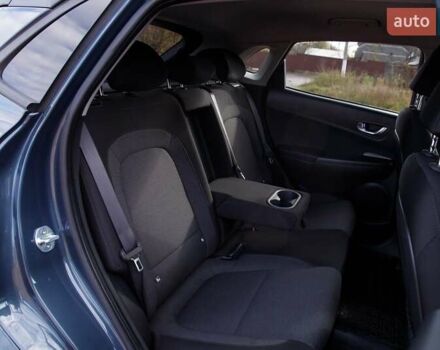 Серый Хендай Kona Electric, объемом двигателя 0 л и пробегом 46 тыс. км за 17950 $, фото 63 на Automoto.ua